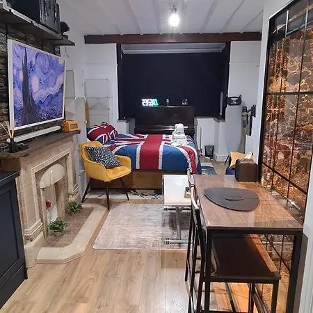 Luxury & Comfy City Break Studio * London