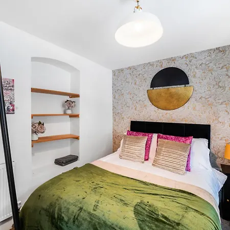 Classy Abode In Hackney - Garden - Sleeps 6 Apartment *