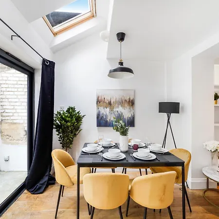 Classy Abode In Hackney - Garden - Sleeps 6 Apartment London