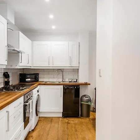 Classy Abode In Hackney - Garden - Sleeps 6 * London