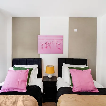 Classy Abode In Hackney - Garden - Sleeps 6 London