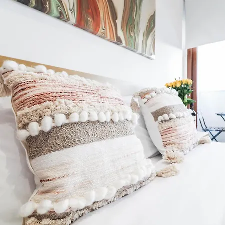 Stunning Split Level Apartment London