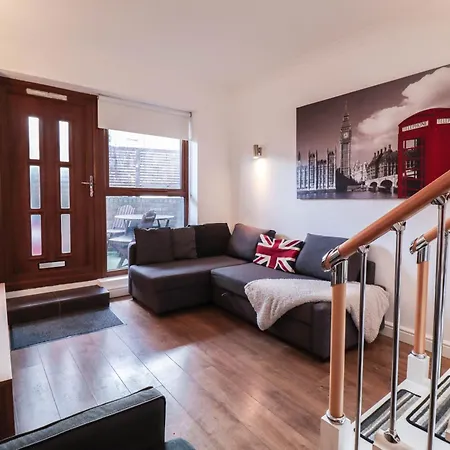 Stunning Split Level Apartment London