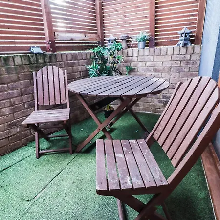 Stunning Split Level Apartment London