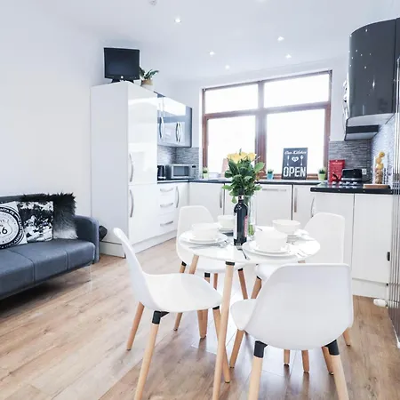 Stunning Split Level *