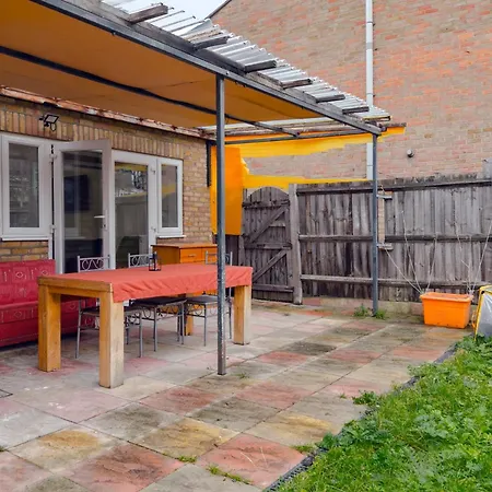 Holiday home 5br House, Free Parking Offa12, Contractor, Big Families, Relocation