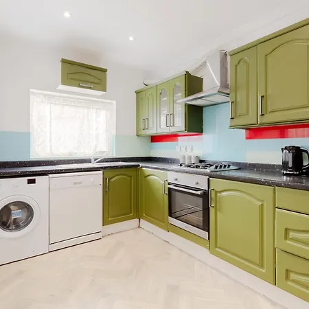 5br House, Free Parking Offa12, Contractor, Big Families, Relocation *