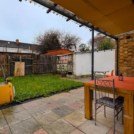 5br House, Free Parking Offa12, Contractor, Big Families, Relocation Holiday home