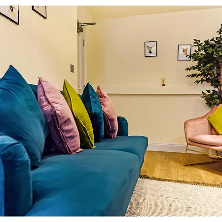 Stunning Family - Sleeps 11 * London