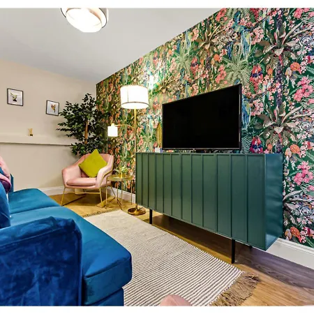 Apartment Stunning Family - Sleeps 11 *