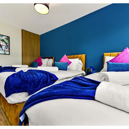 Stunning Family - Sleeps 11 * London