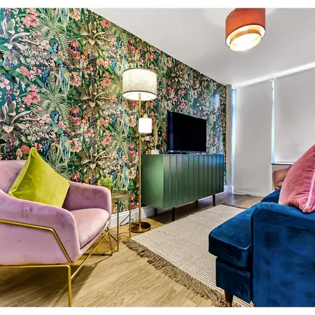Stunning Family - Sleeps 11 * London
