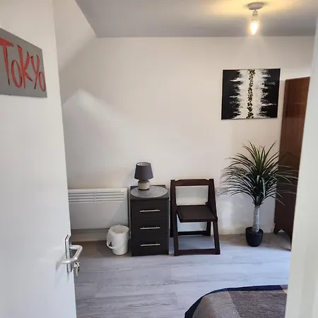 Homestay Luxury 5-Room House - Your Perfect Getaway Awaits Goodmayes