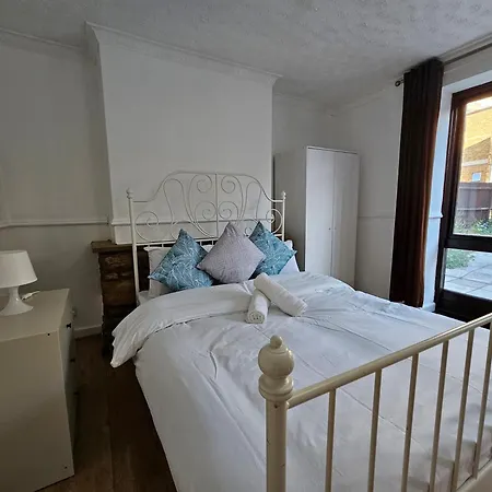 Homestay Towerhill London