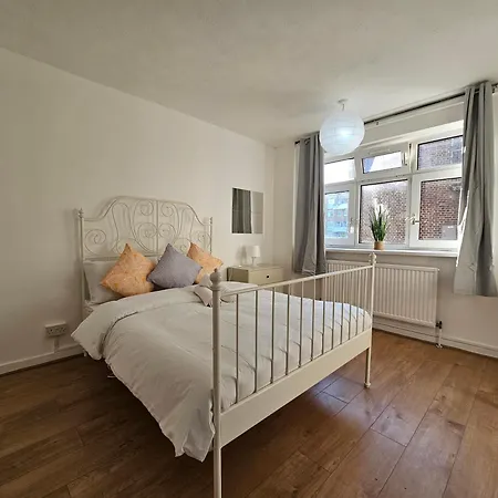 Homestay Towerhill London