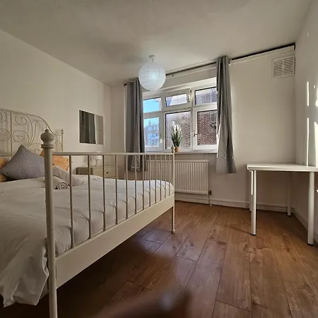 Homestay Towerhill London