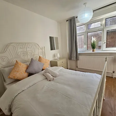 Towerhill Homestay London