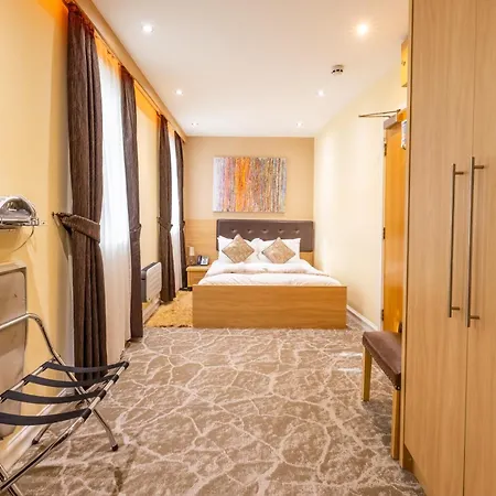 The Shoreditch 3*
