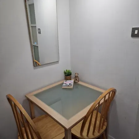 Spacious Private Balcony - Central - Zone 1 - Elephant And Castle *