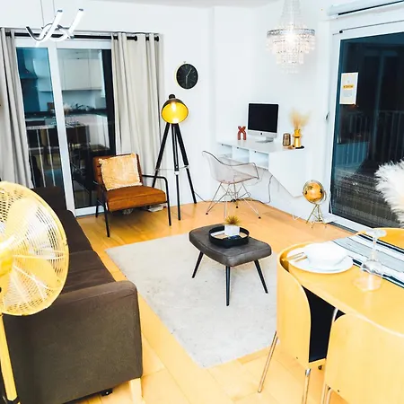 Apartment Unique Sky View -2 Bed London