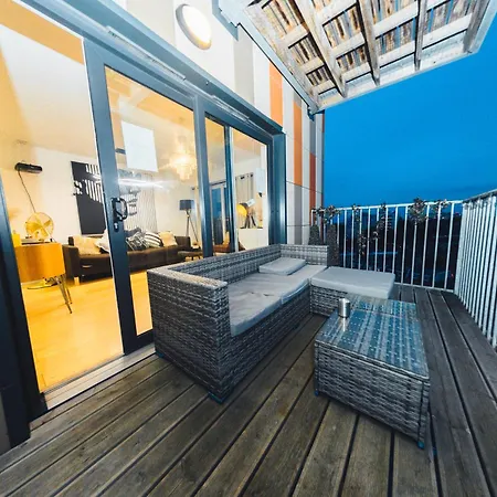 Apartment Unique Sky View -2 Bed London