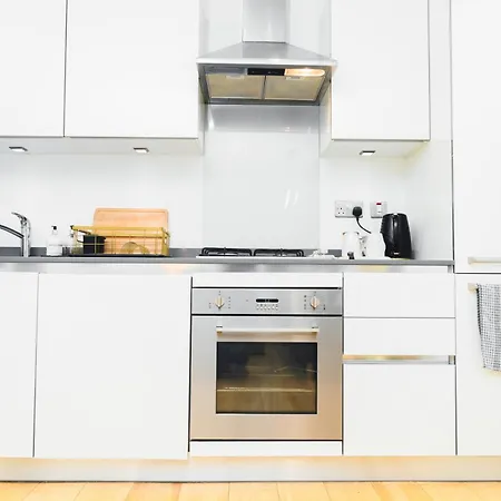 Unique Sky View -2 Bed London