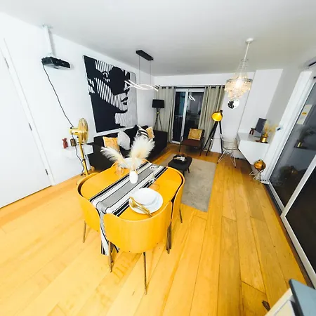 Apartment Unique Sky View -2 Bed *