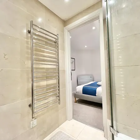 Apartment Vip Serviced Excellent Location Great Price