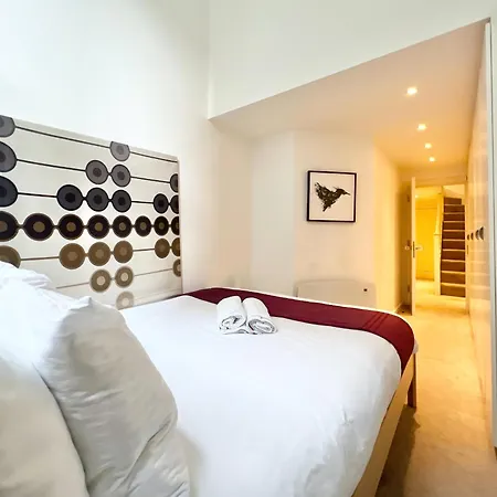 Vip Serviced Excellent Location Great Price Apartment London
