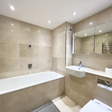 Vip Serviced Excellent Location Great Price * London