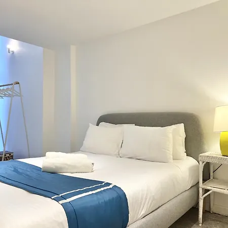 Vip Serviced Excellent Location Great Price *