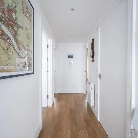 Appartement Cosy And Spacious Flat Near Bridge Londres