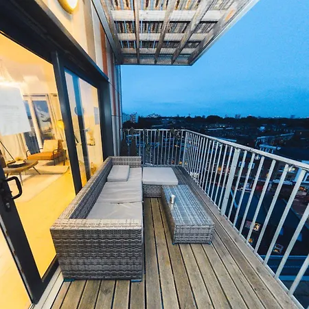 Unique Sky View -2 Bed *