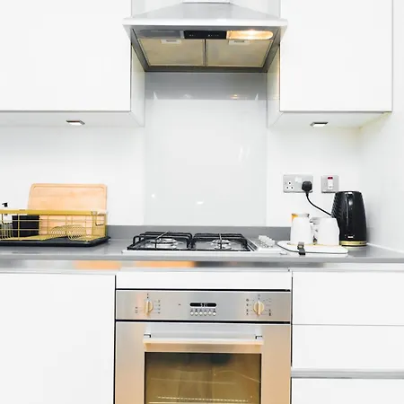 Unique Sky View -2 Bed London