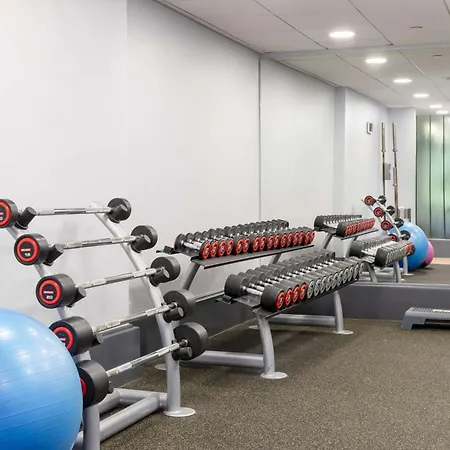 Hilton London Heathrow Airport 4*