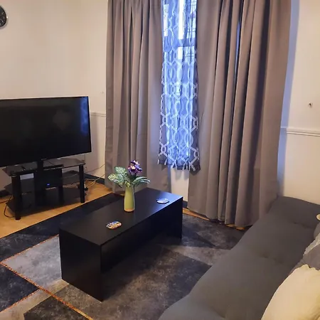 47r Place *