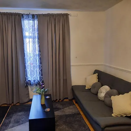 47r Place Apartment Dagenham
