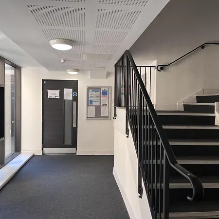 Lovely Charming 2-bedroom In Bow Apartment