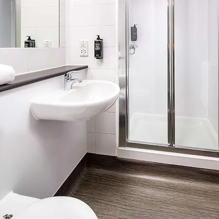 Ibis Budget London Heathrow Hotel 3*