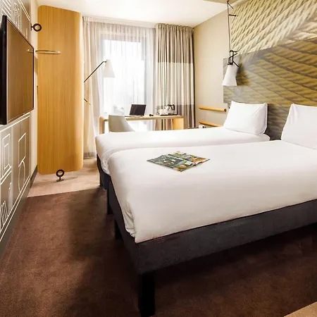 Hotel Ibis Canning Town 3*