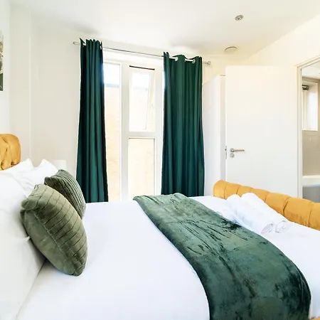 Luxury Greenwich 2bed 2bath - Sleep 6 Guest- 1 Min From Station - Close To Greenwich Maritime- Playstation Provided Apartmán