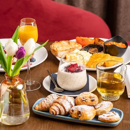 The Gantry London, Curio Collection By Hilton Hotel London