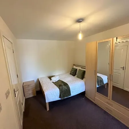 New Build 2 Bedroom With 2 Bath In * London