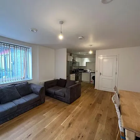 Apartment New Build 2 Bedroom With 2 Bath In London