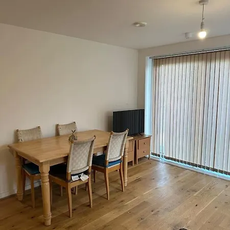 Apartment New Build 2 Bedroom With 2 Bath In London