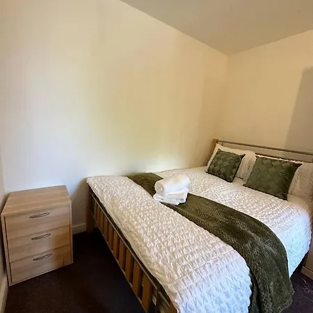 New Build 2 Bedroom With 2 Bath In Apartment London