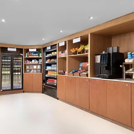 Hilton London Heathrow Airport 4*
