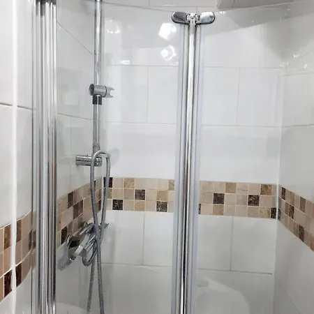 Apartment 47r Place