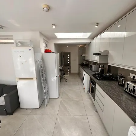 Double And Single In Bromley By Bow Guest house London