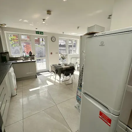 Double And Single In Bromley By Bow * London